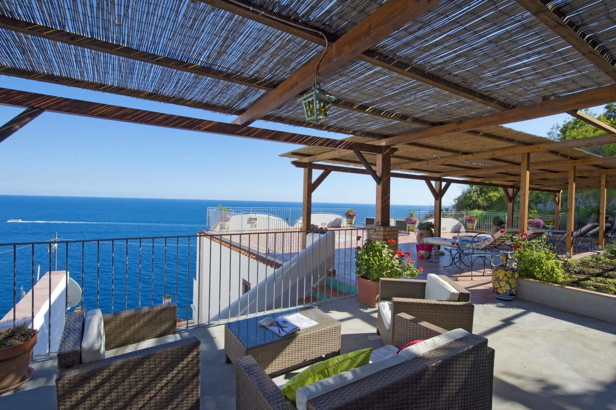 Il Giardino Dei Limoni Aparthotel Praiano Exterior photo